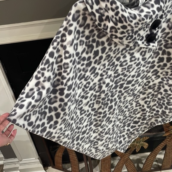 Cheetah print shaw - Picture 5 of 5